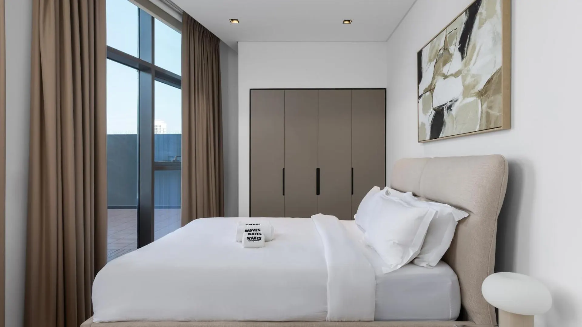 Waves - Spacious 2Br Apartment With Burj Views & Terrace Dubai 0*,