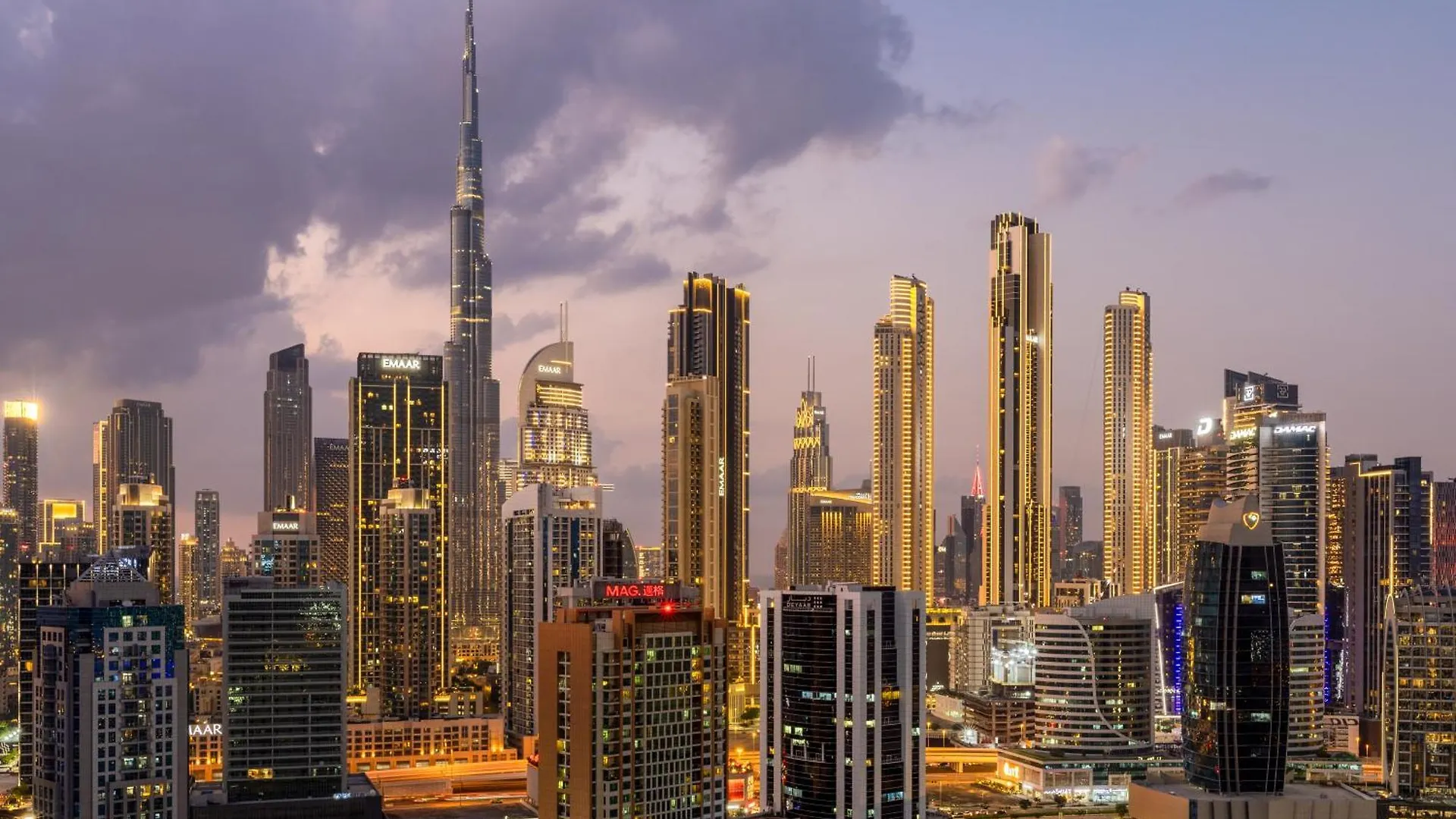 Waves - Spacious 2Br Apartment With Burj Views & Terrace Dubai