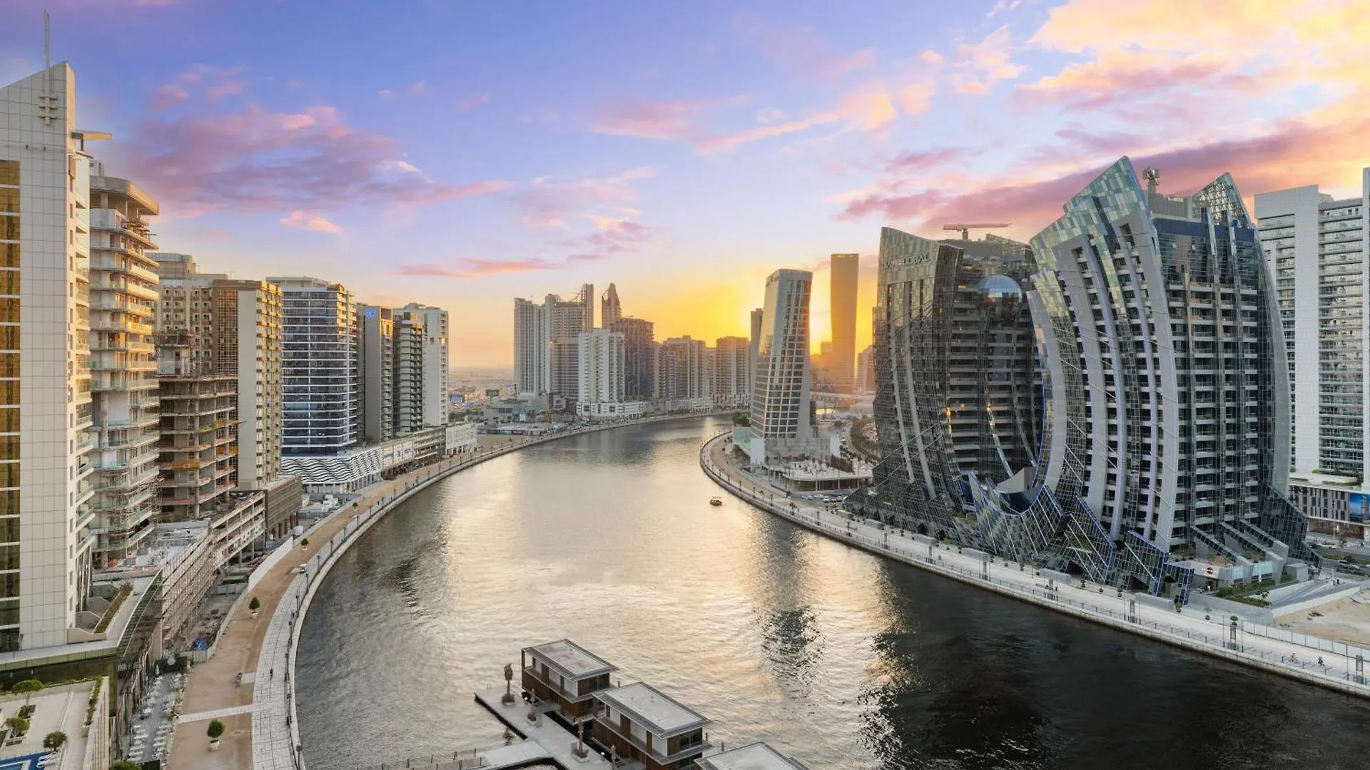 Waves - Spacious 2Br Apartment With Burj Views & Terrace Dubai 0*,