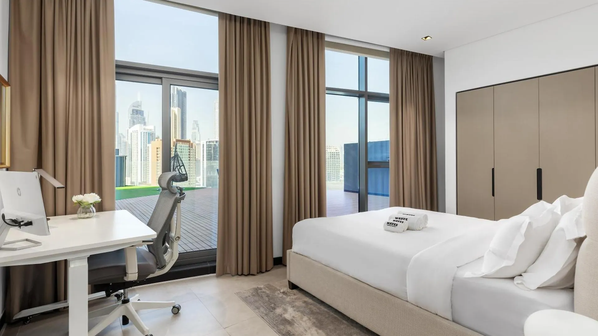 Waves - Spacious 2Br Apartment With Burj Views & Terrace Dubai