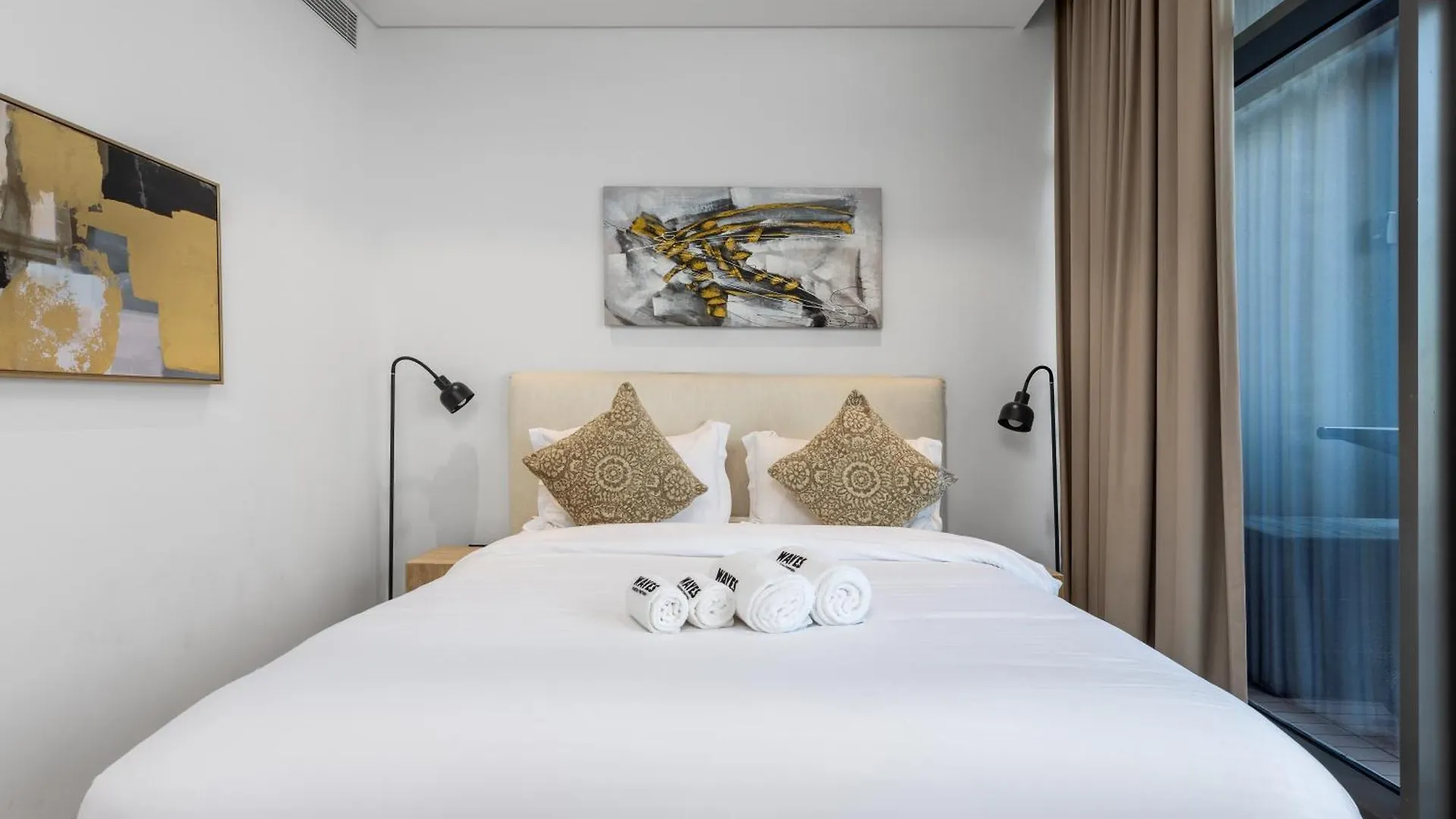 Waves - Spacious 2Br Apartment With Burj Views & Terrace Dubai